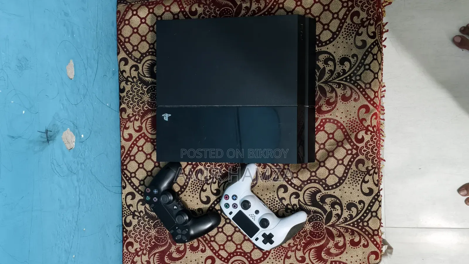 Sony PS4 Slim Black 512GB Gaming Console With 2x Wireless Controller