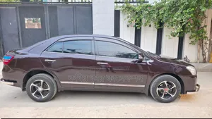 টয়োটা প্রিমিও ২০১১ মেরুন
