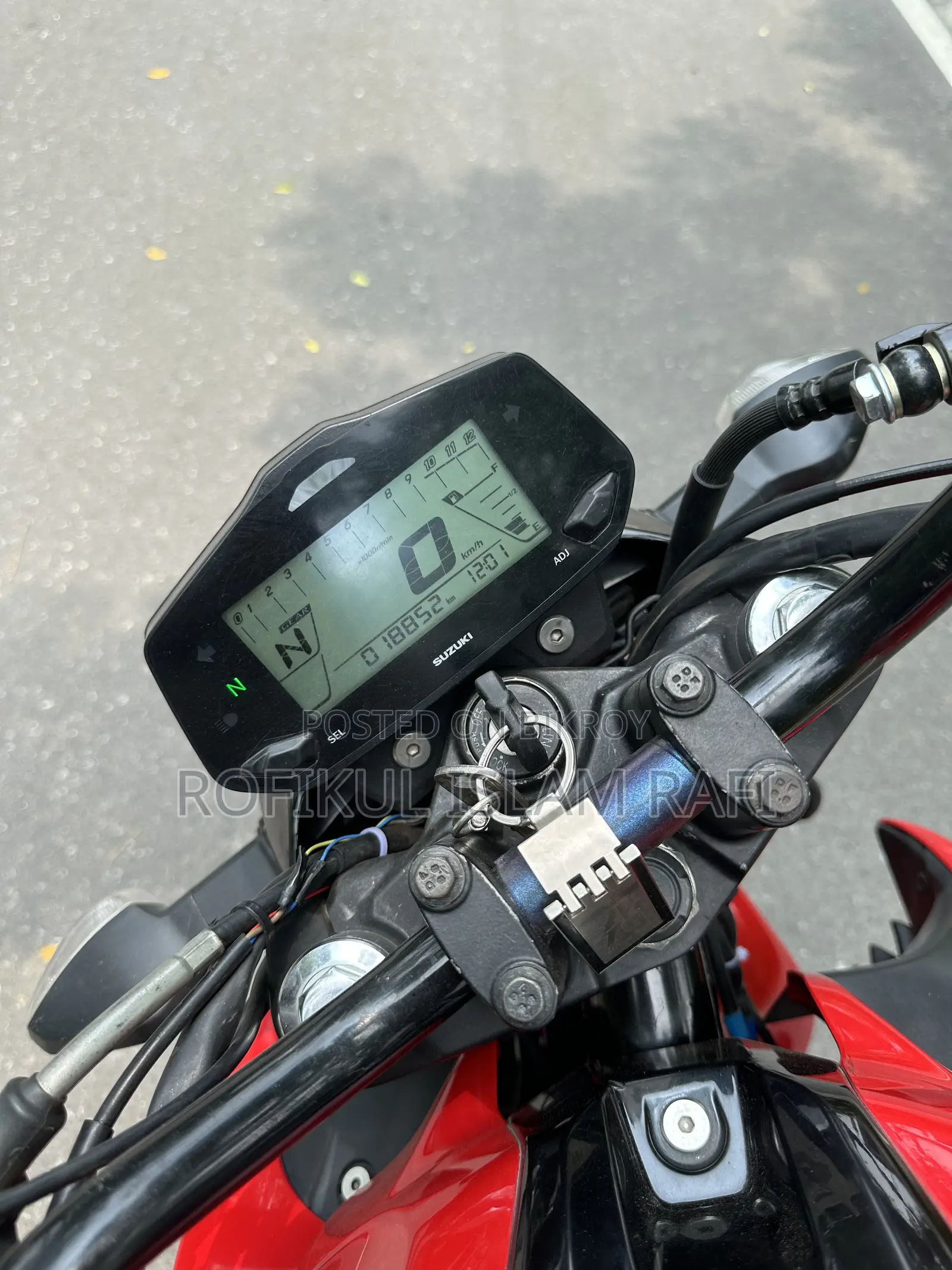 সুজুকি ২০২৩ লাল