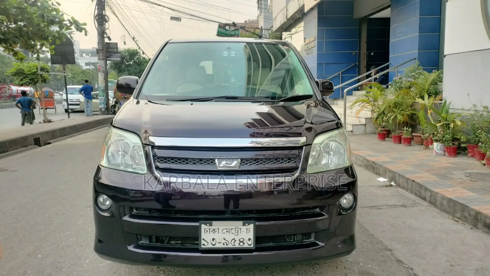 Toyota Noah 2.0 Front Wheel Drive (8 Seater) 2005