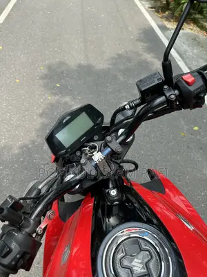 সুজুকি ২০২৩ লাল