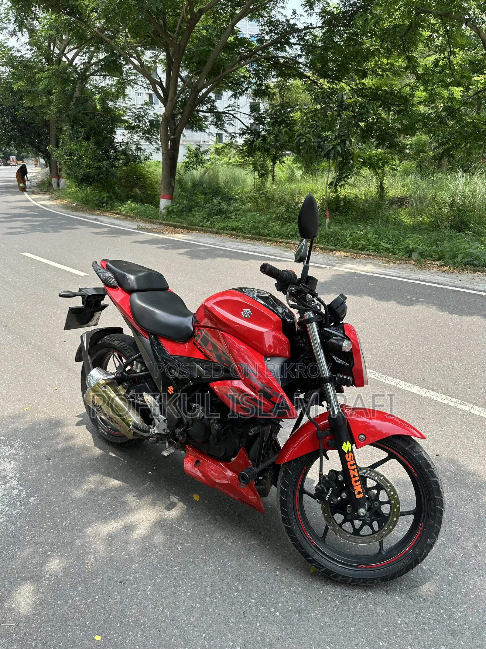 সুজুকি ২০২৩ লাল