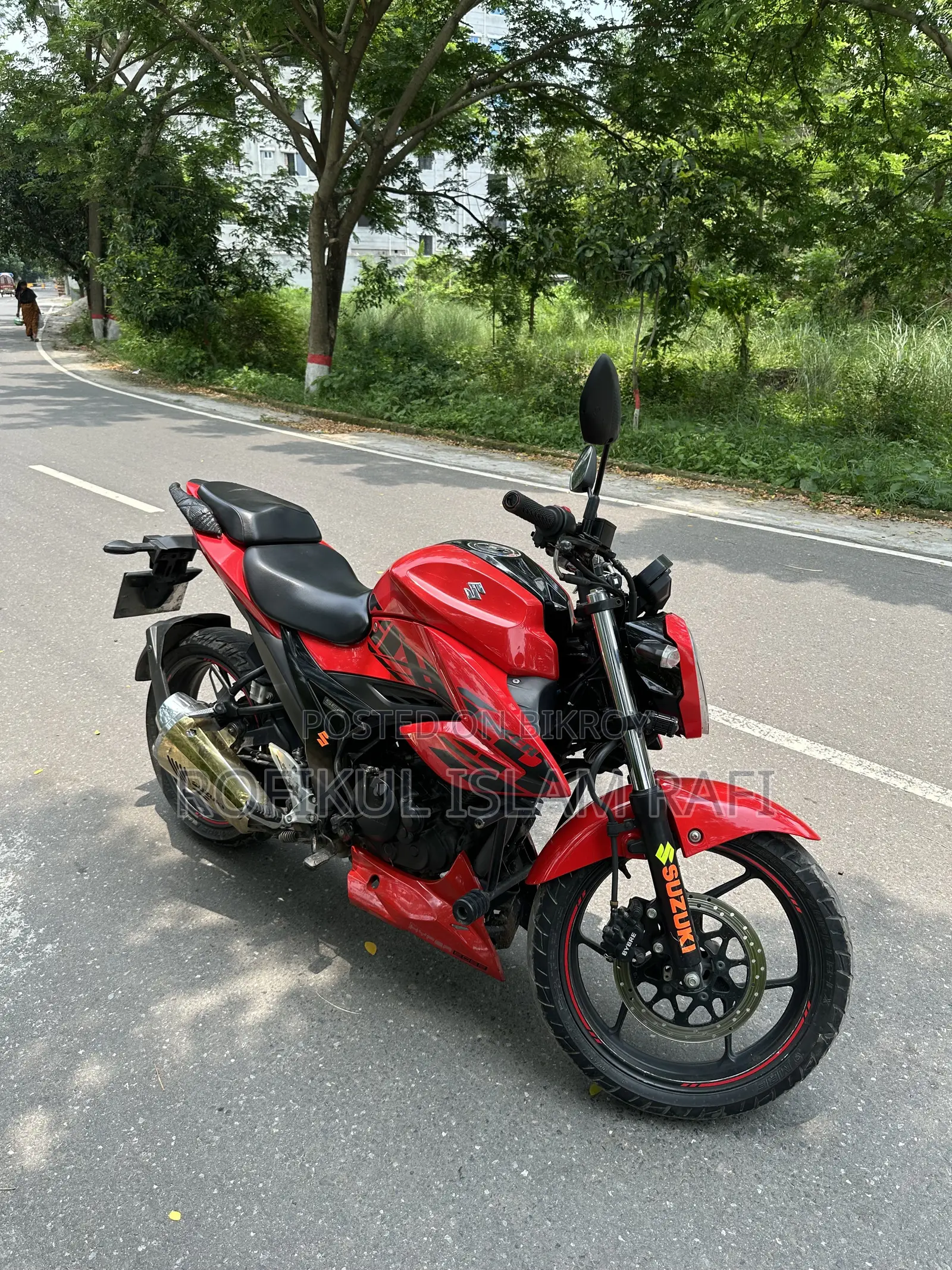 সুজুকি ২০২৩ লাল