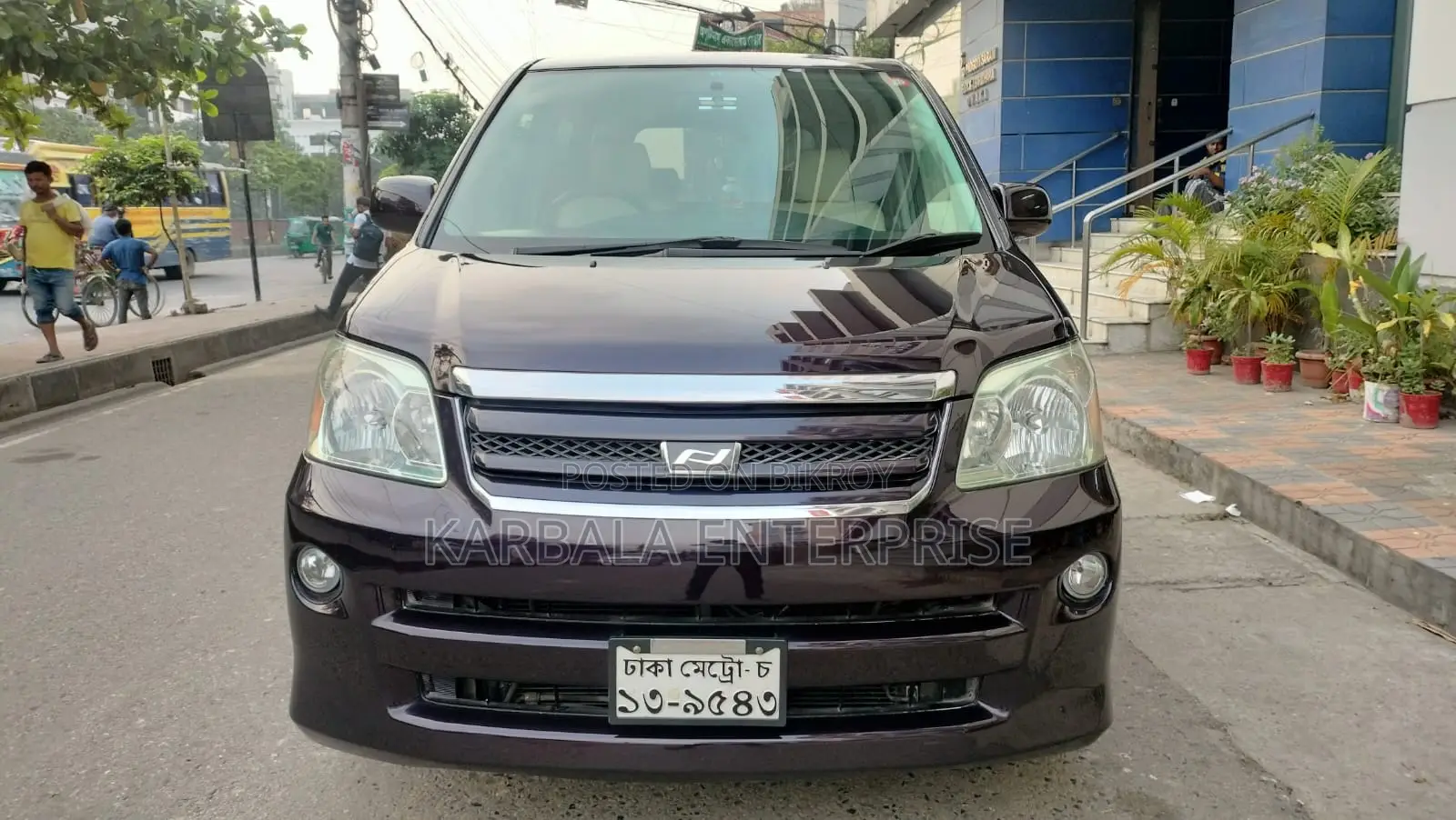 Toyota Noah 2.0 Front Wheel Drive (8 Seater) 2005