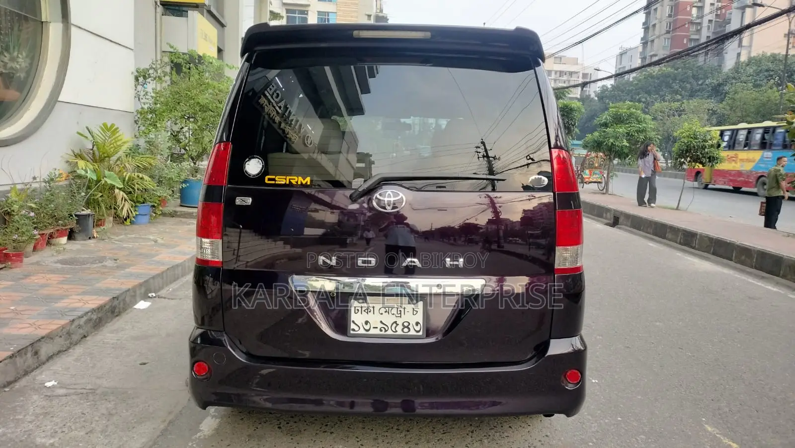 Toyota Noah 2.0 Front Wheel Drive (8 Seater) 2005