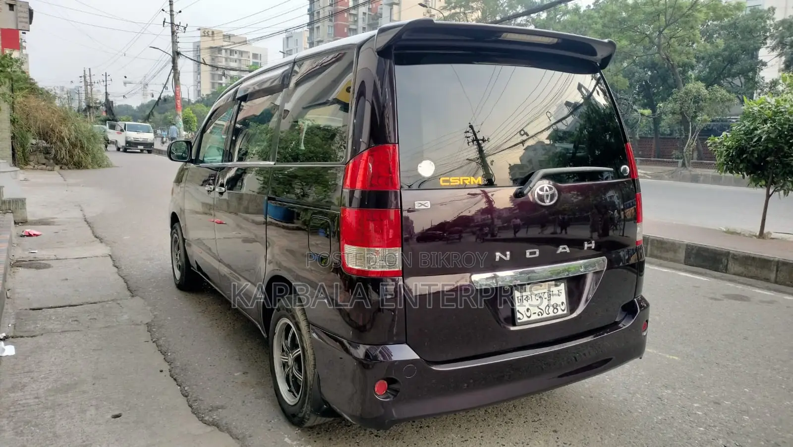 Toyota Noah 2.0 Front Wheel Drive (8 Seater) 2005