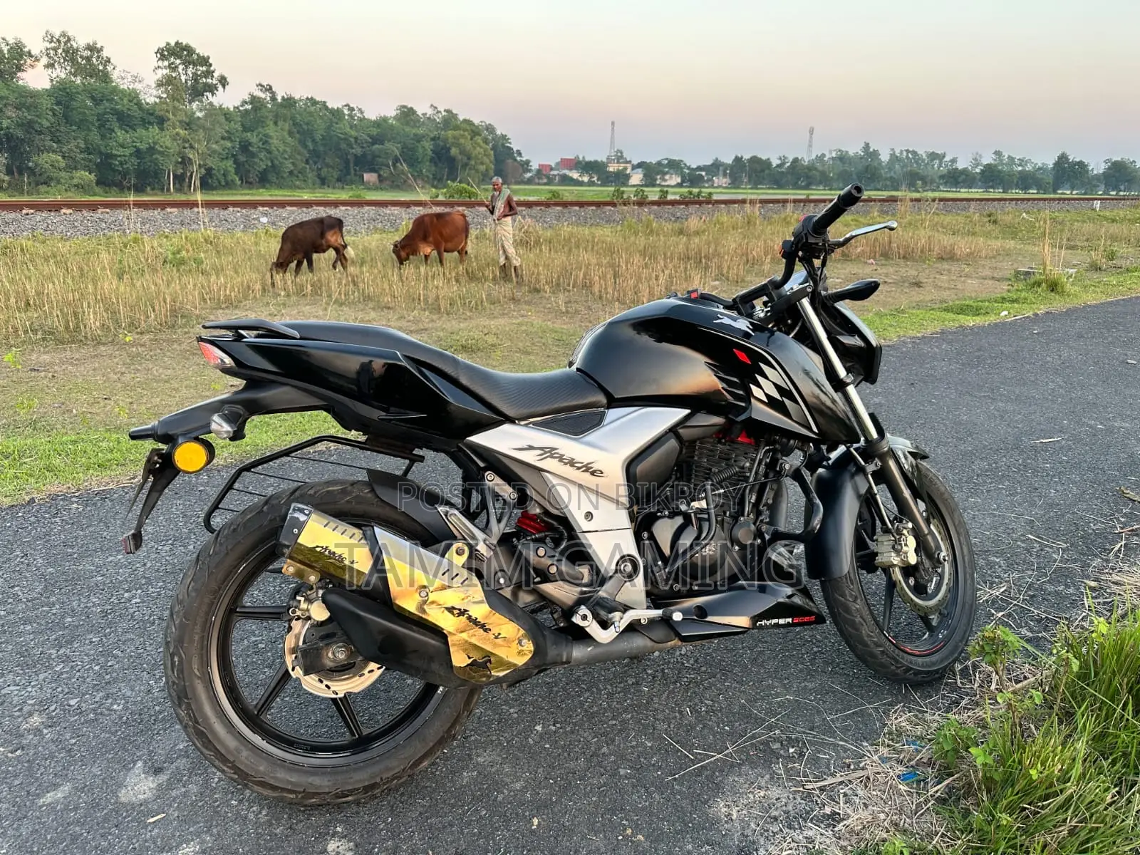 টিভিএস অ্যাপাচি ১৬০ ৪ভি ২০২১ কালো