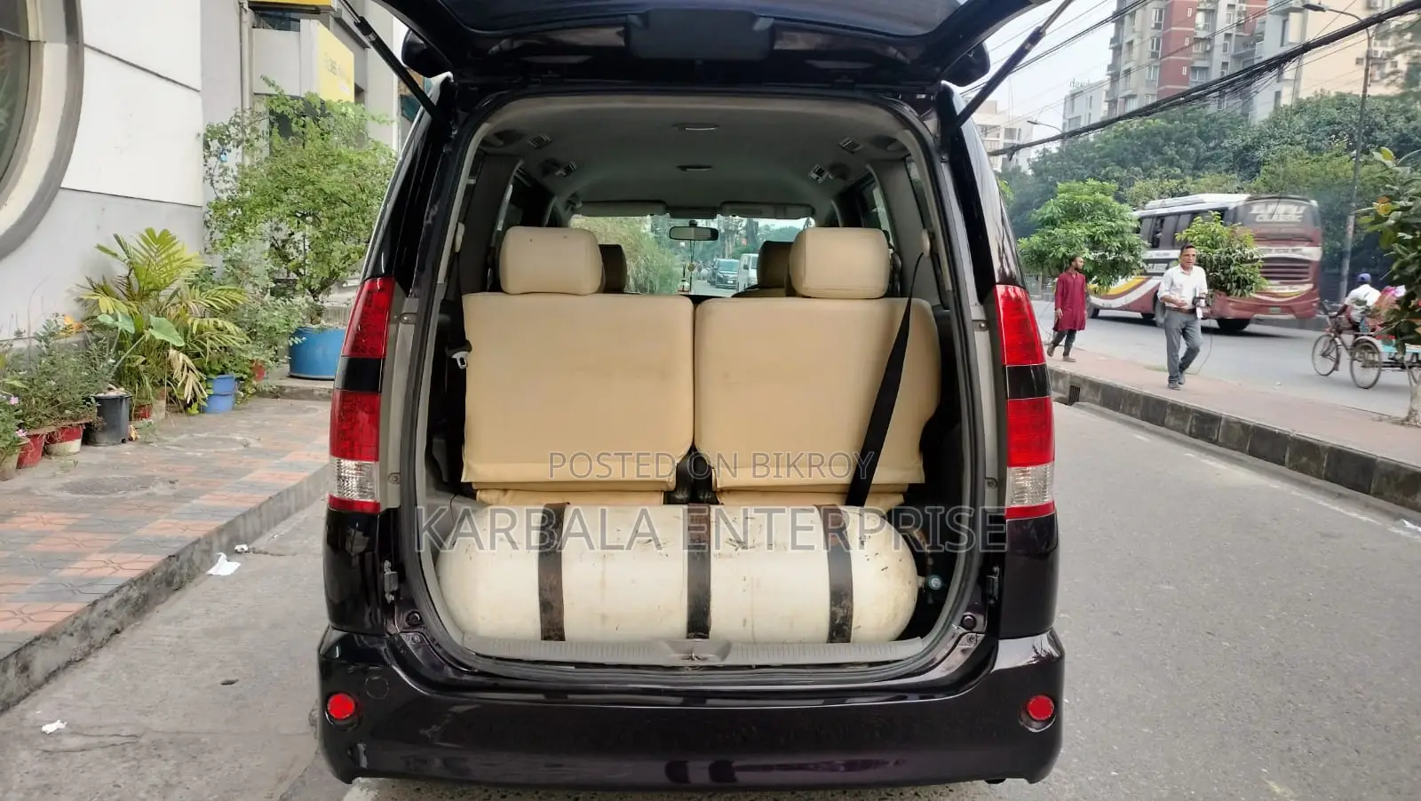 Toyota Noah 2.0 Front Wheel Drive (8 Seater) 2005