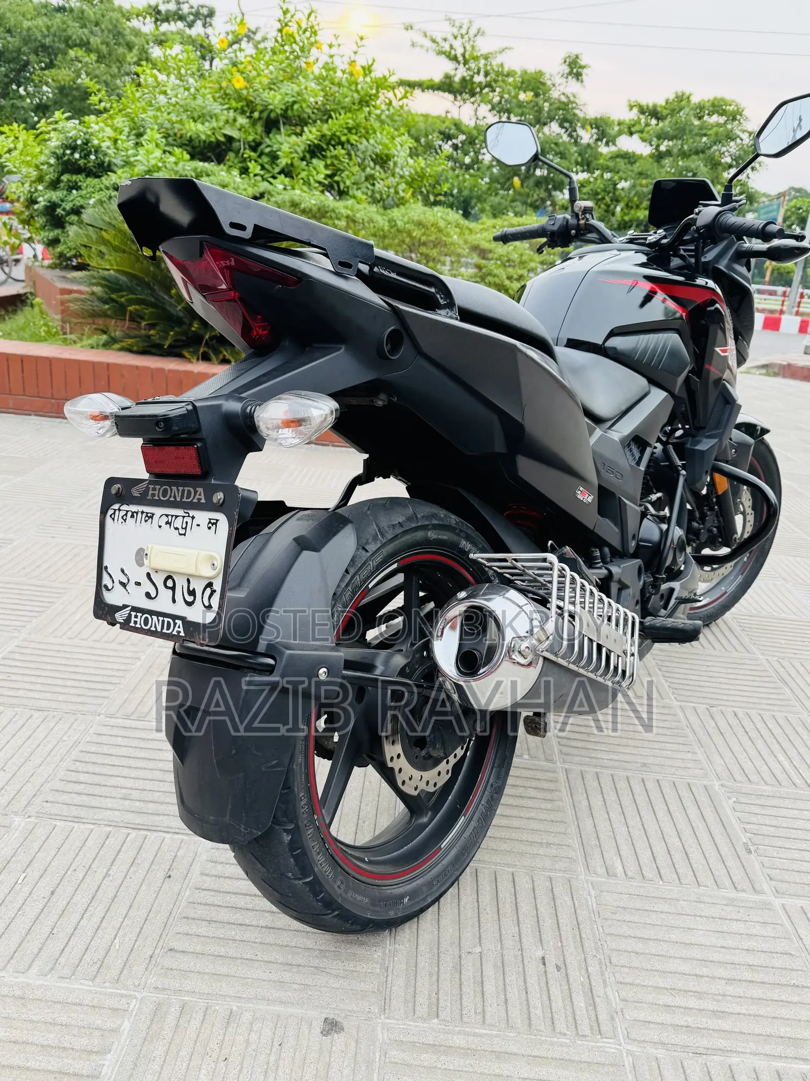 হোন্ডা ২০২২ কালো