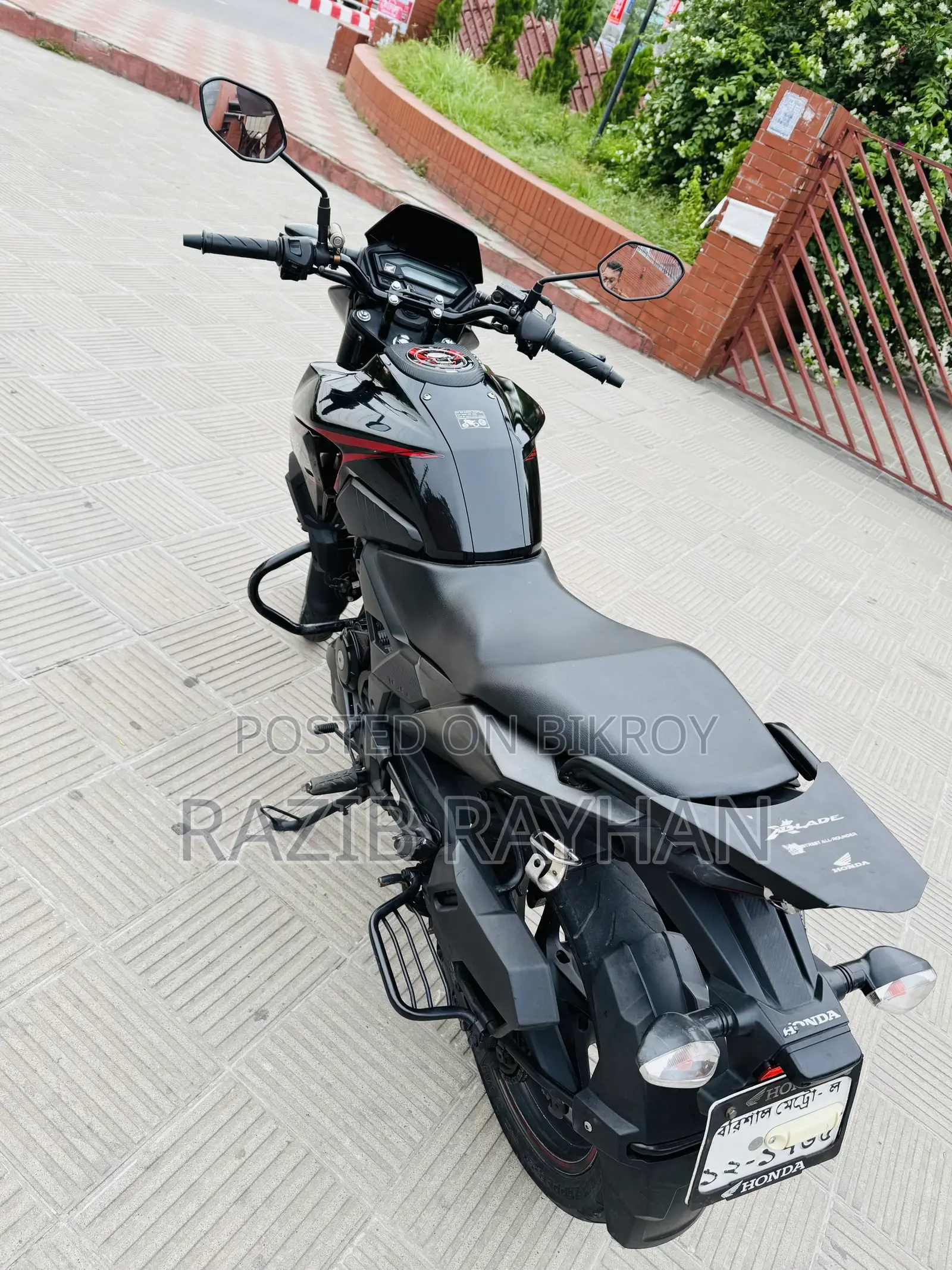 হোন্ডা ২০২২ কালো