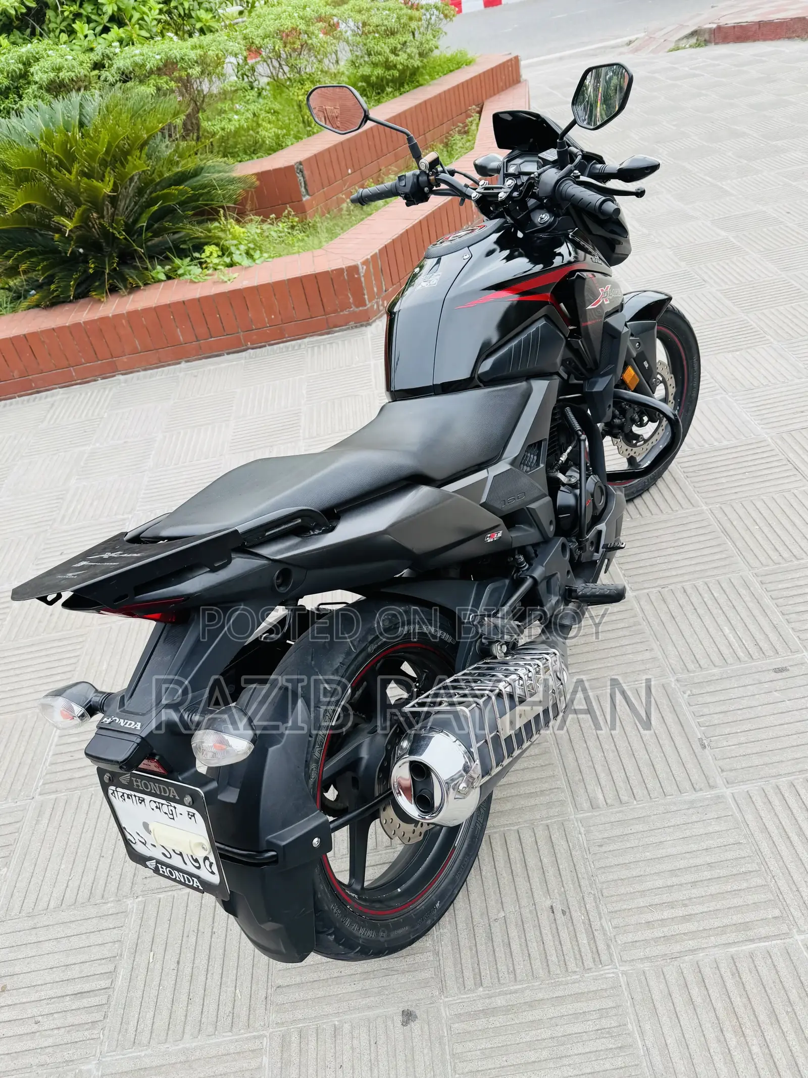 হোন্ডা ২০২২ কালো