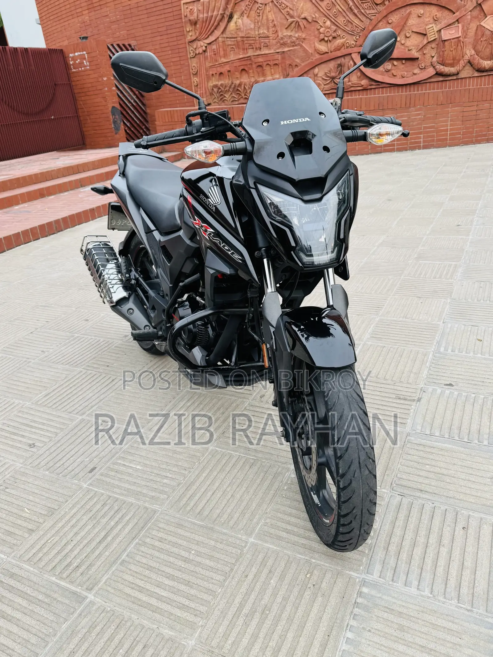 হোন্ডা ২০২২ কালো