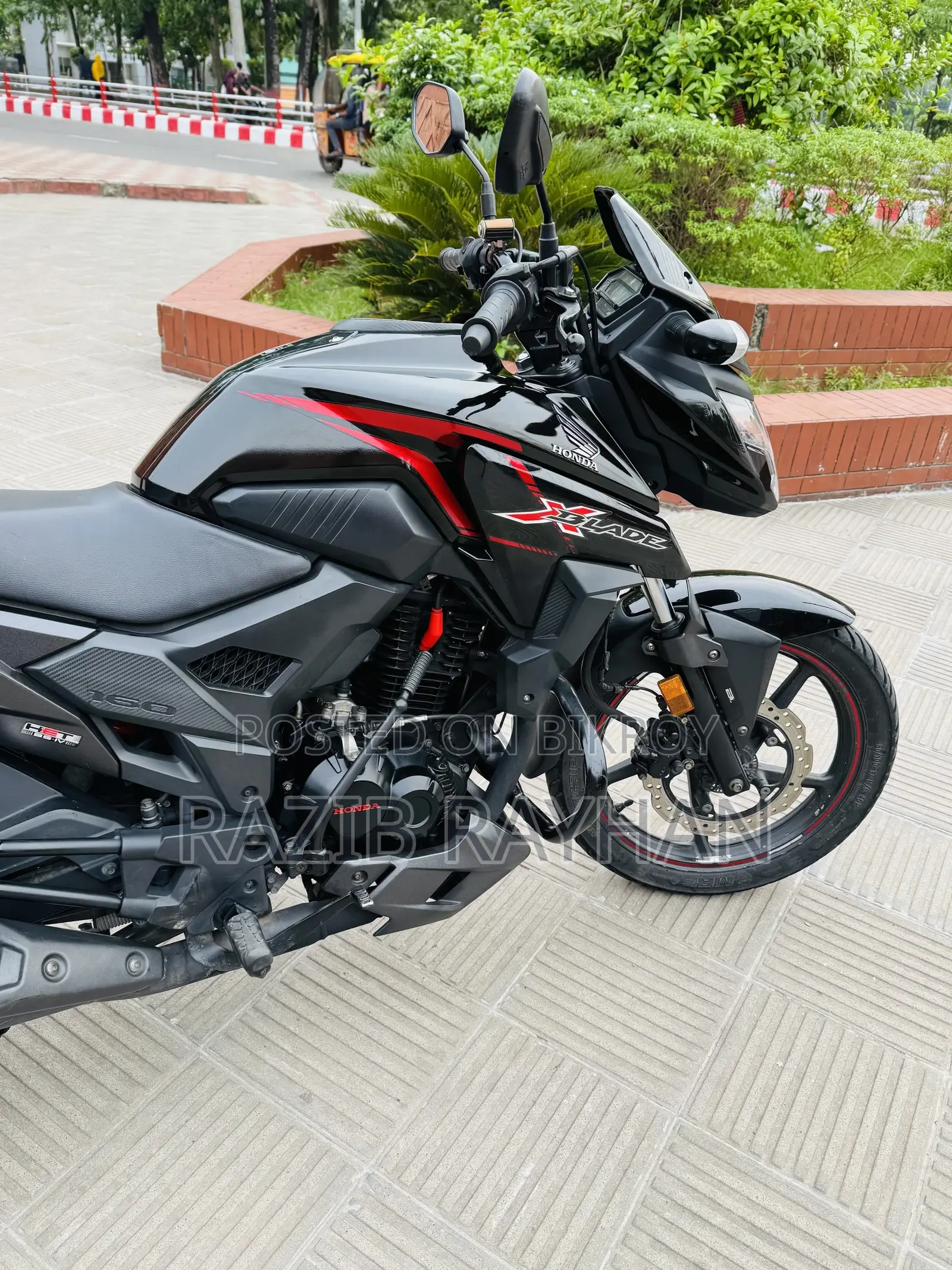 হোন্ডা ২০২২ কালো
