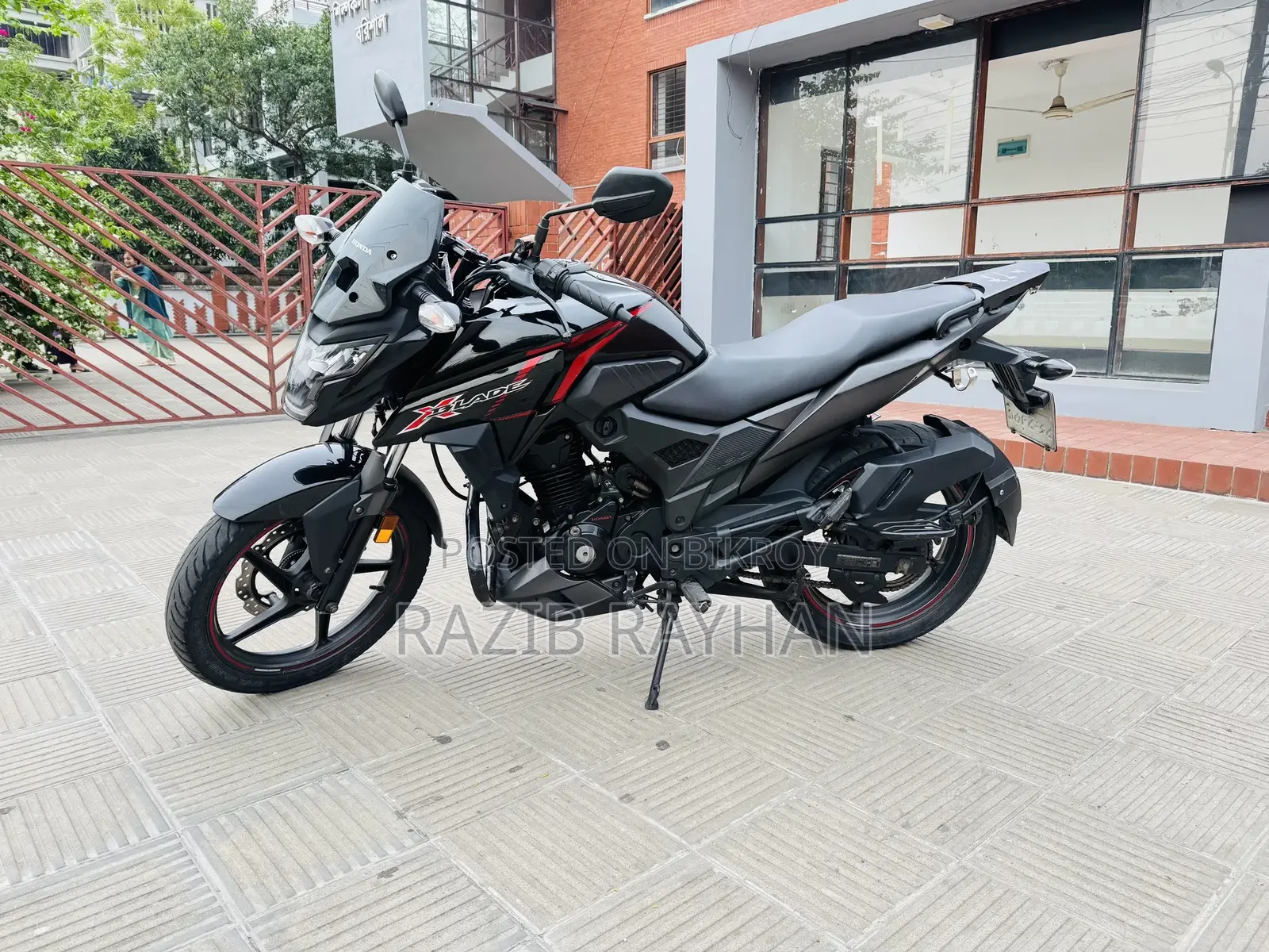 হোন্ডা ২০২২ কালো