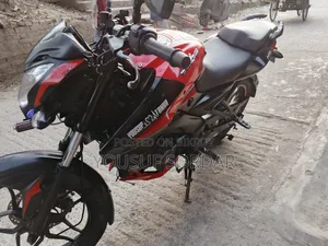 বাজাজ পালসার এনএস ১৬০ ২০১৮ রেড