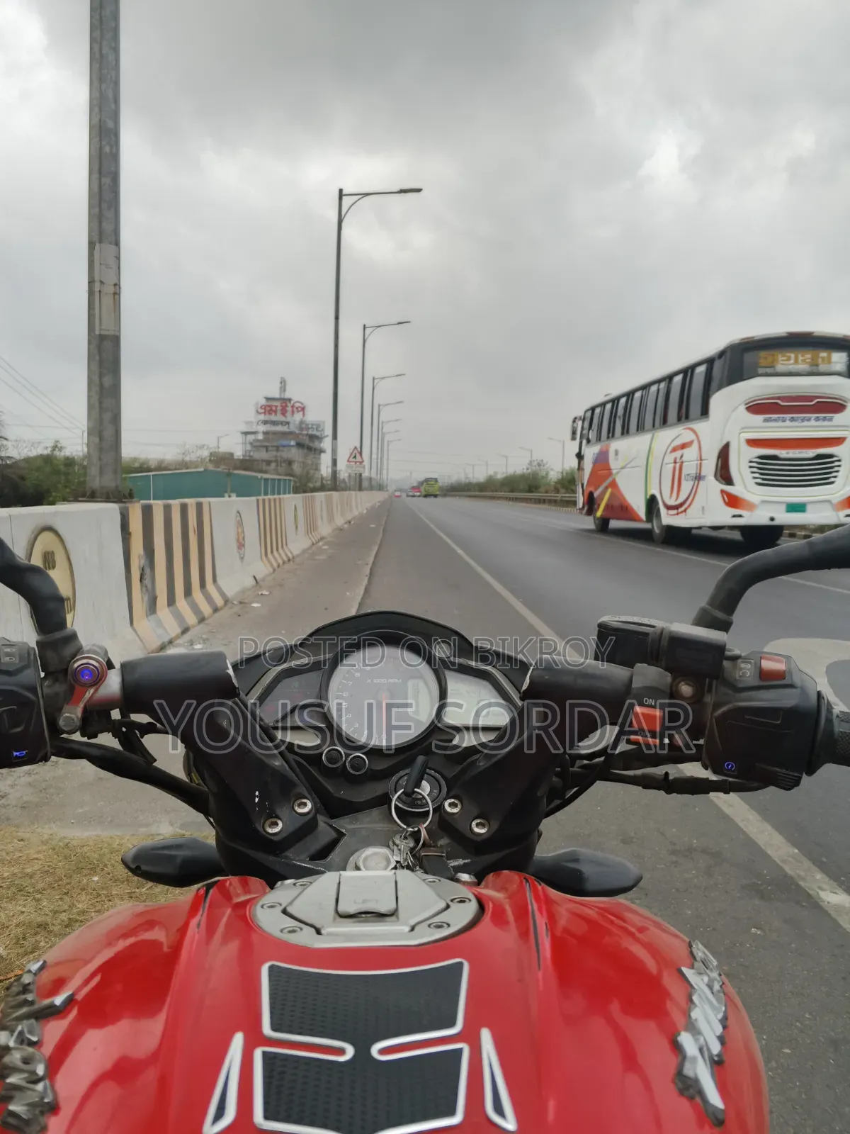 বাজাজ পালসার এনএস ১৬০ ২০১৮ রেড
