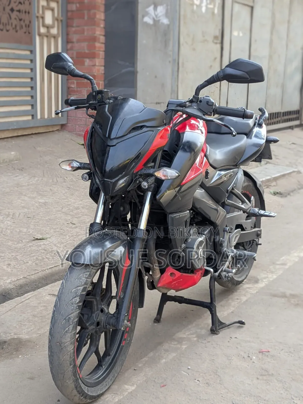 বাজাজ পালসার এনএস ১৬০ ২০১৮ রেড