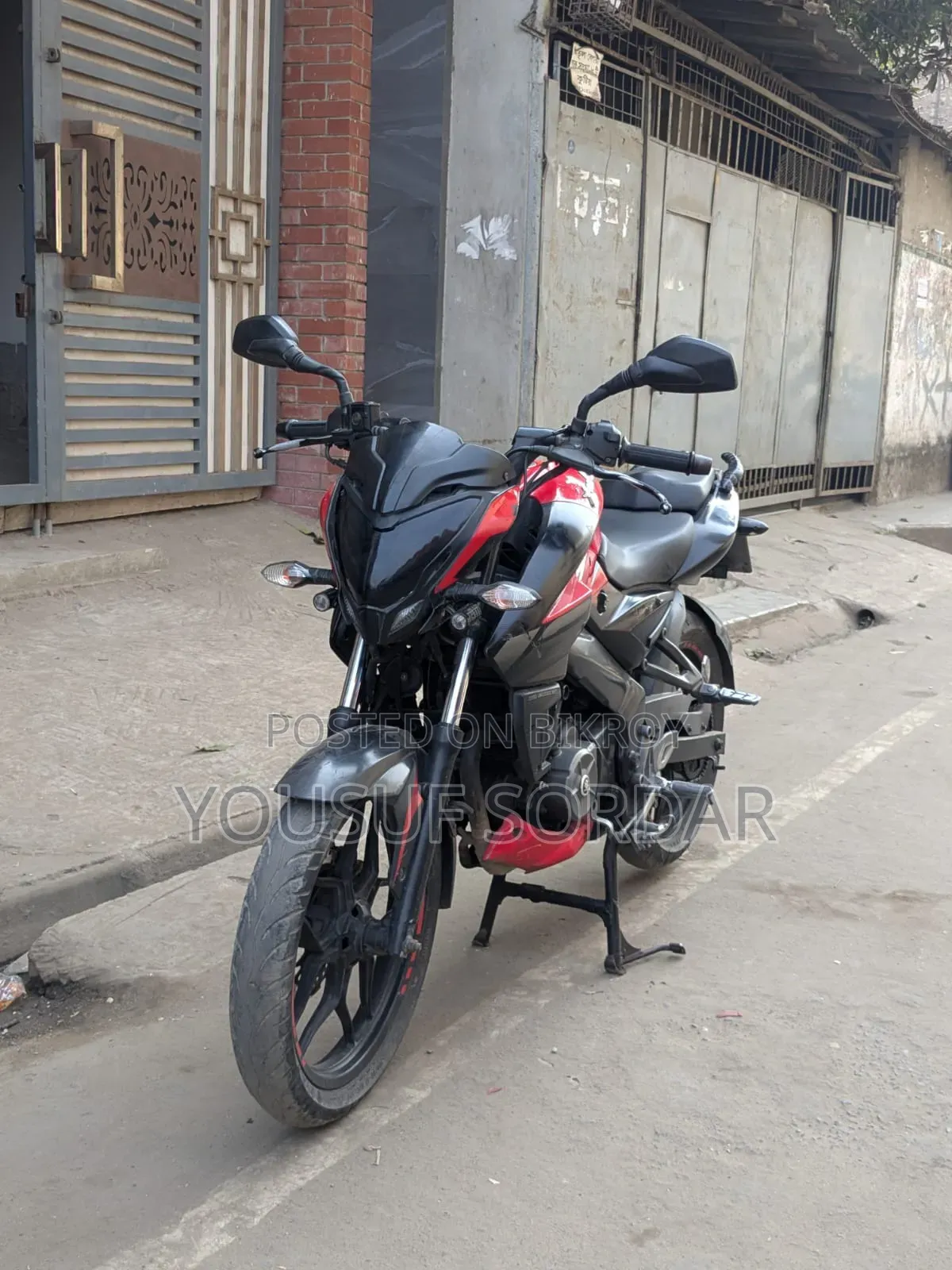 বাজাজ পালসার এনএস ১৬০ ২০১৮ রেড