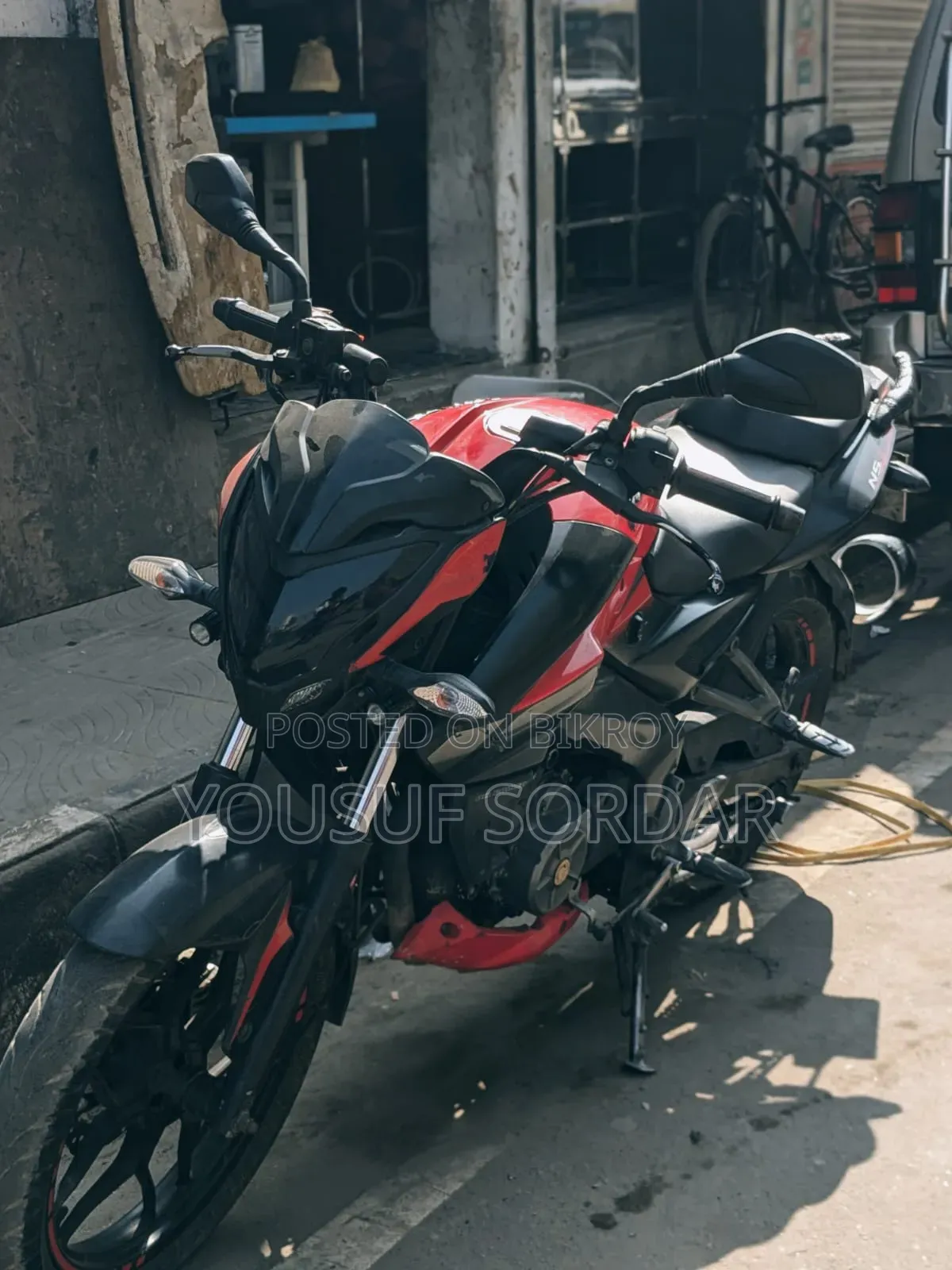 বাজাজ পালসার এনএস ১৬০ ২০১৮ রেড