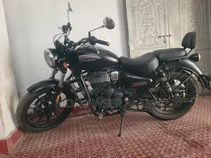 রয়্যাল এনফিল্ড মিটিওর ৩৫০ ২০২৫ ব্ল্যাক