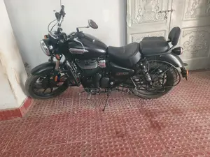 Royal Enfield Meteor 350 2025 Black