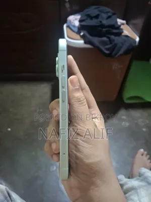 Apple iPhone 15 256 GB Green