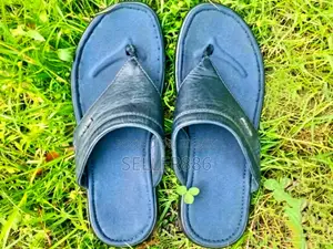 বাটা হাশ পাপিস জুতা