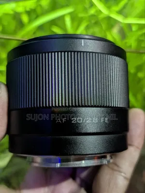 Viltrox 20mm F/2.8 to F/22 Ultra-Wide-Angle Sony and Nikon Lens