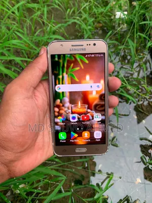 Samsung Galaxy J5 8 GB Gold