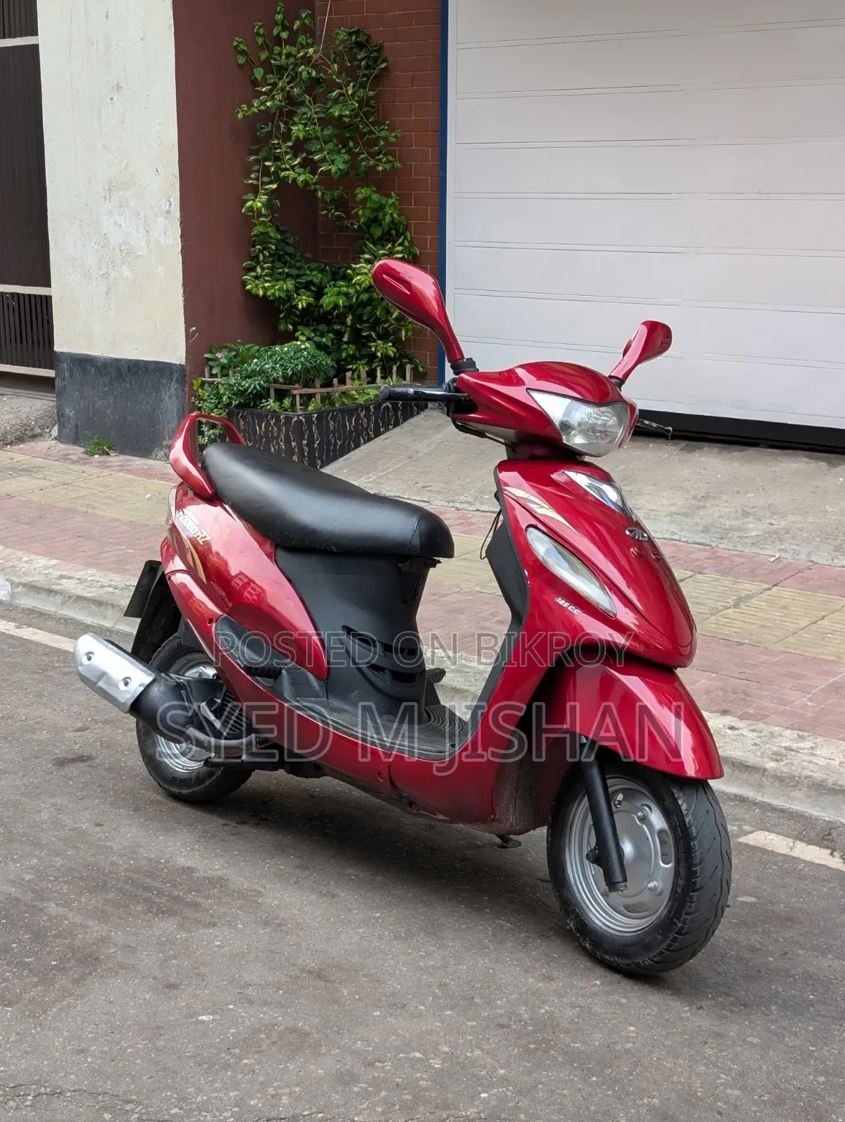 Mahindra Gusto 125 2014 Red