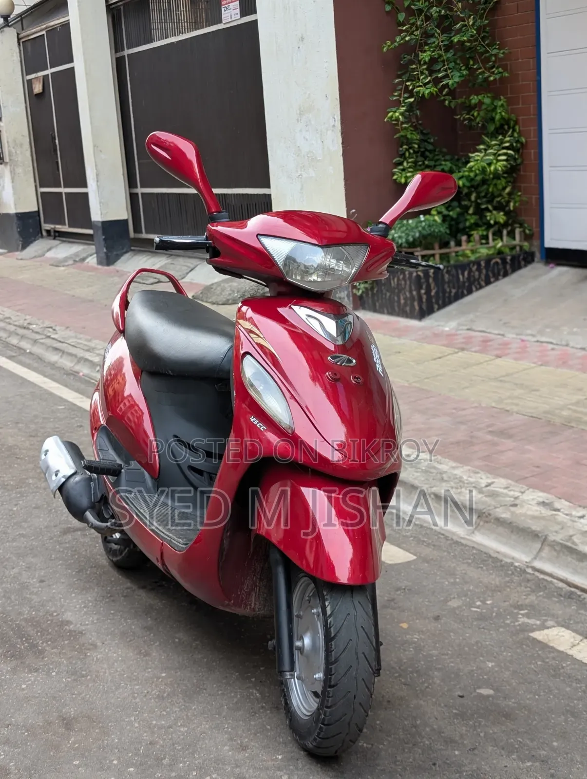Mahindra Gusto 125 2014 Red
