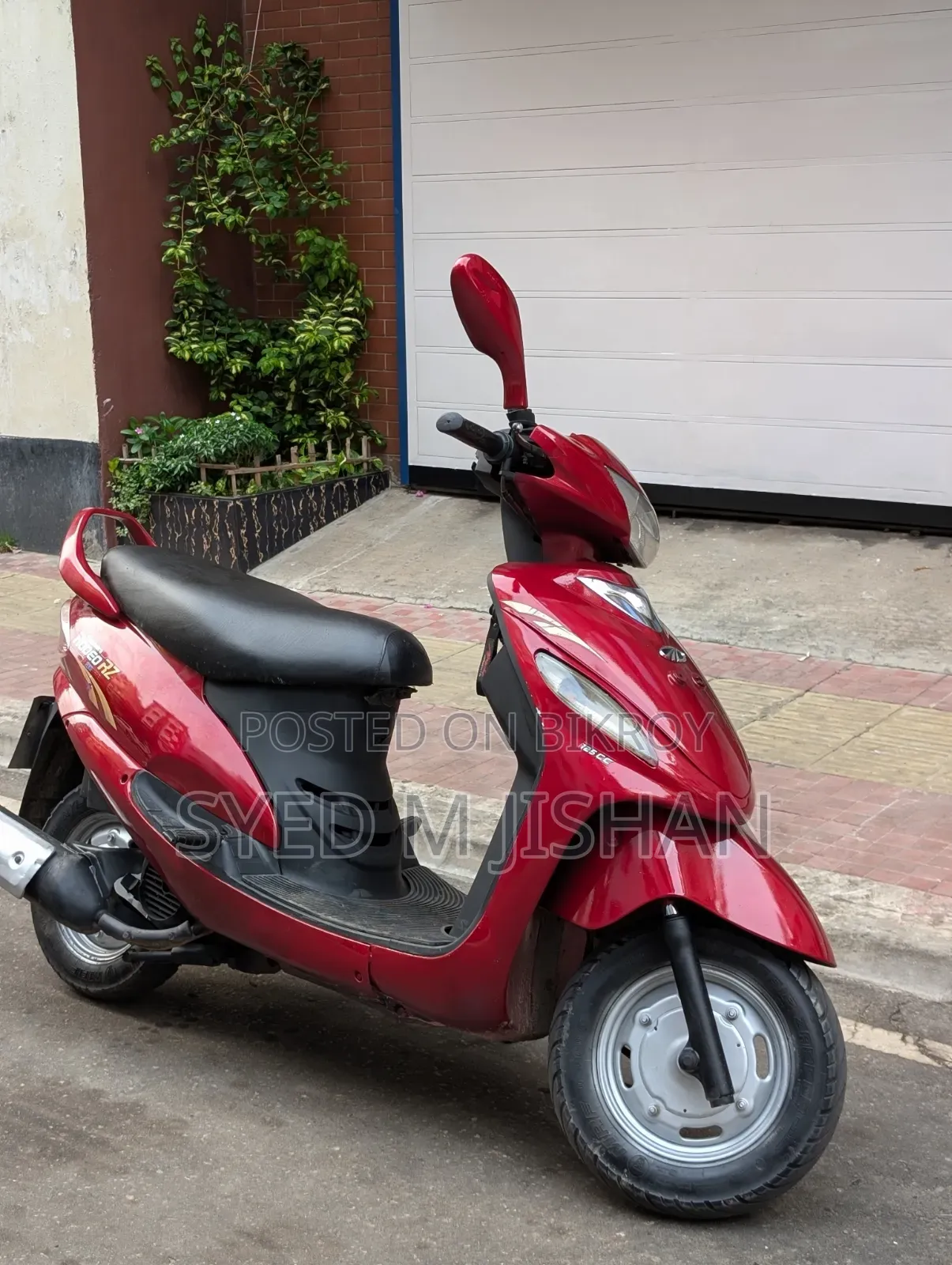 Mahindra Gusto 125 2014 Red