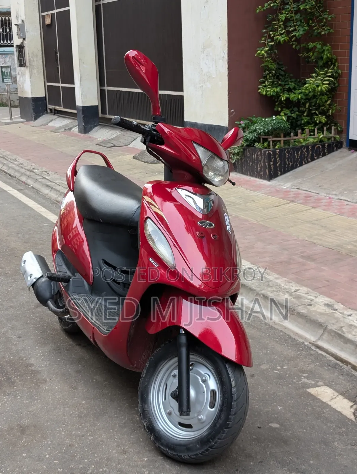 Mahindra Gusto 125 2014 Red