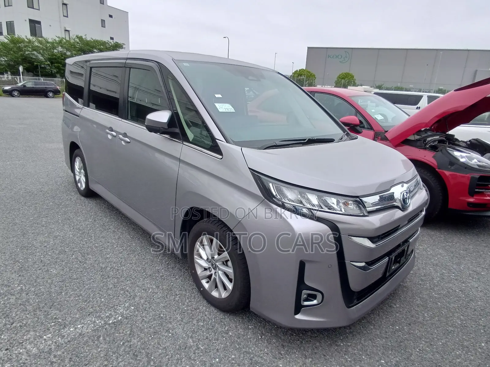 Toyota Noah 2023 Silver