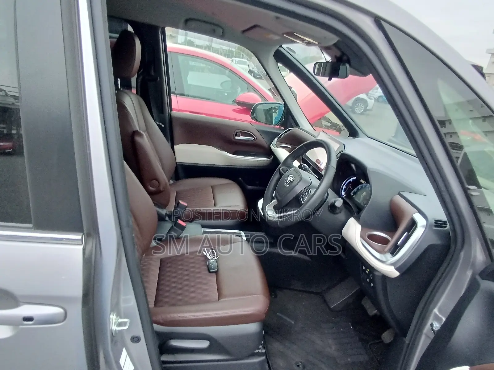 Toyota Noah 2023 Silver