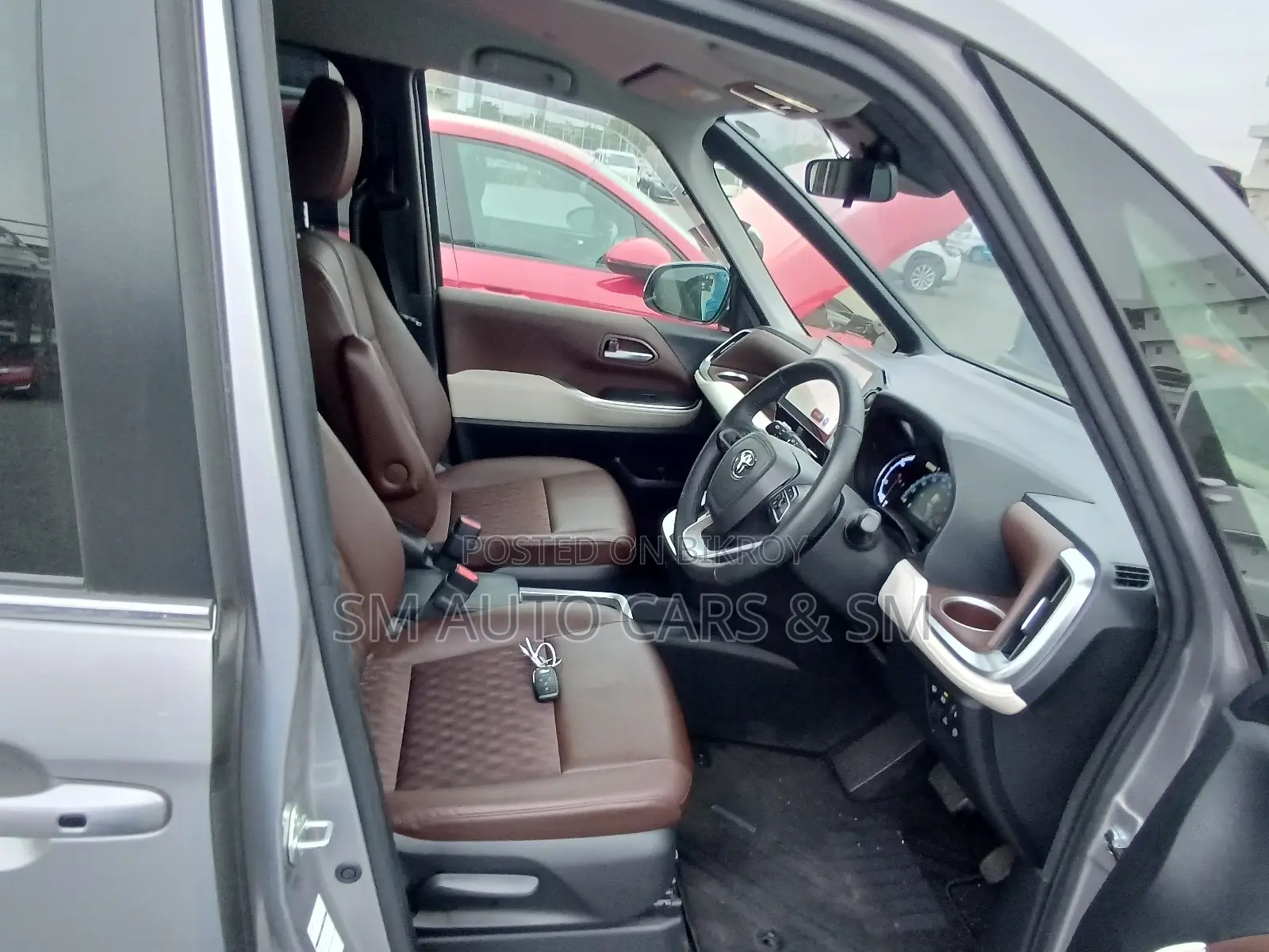 Toyota Noah 2023 Silver