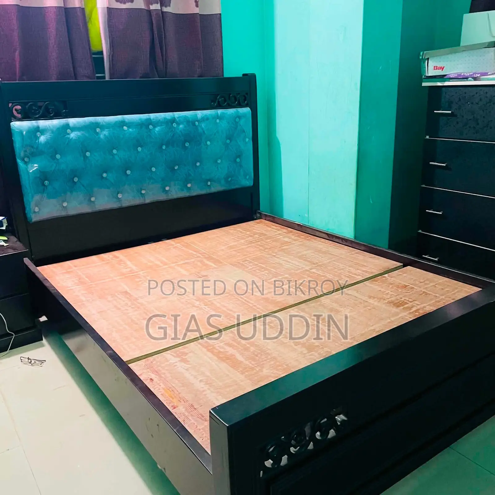 Bed (4 Months Used)