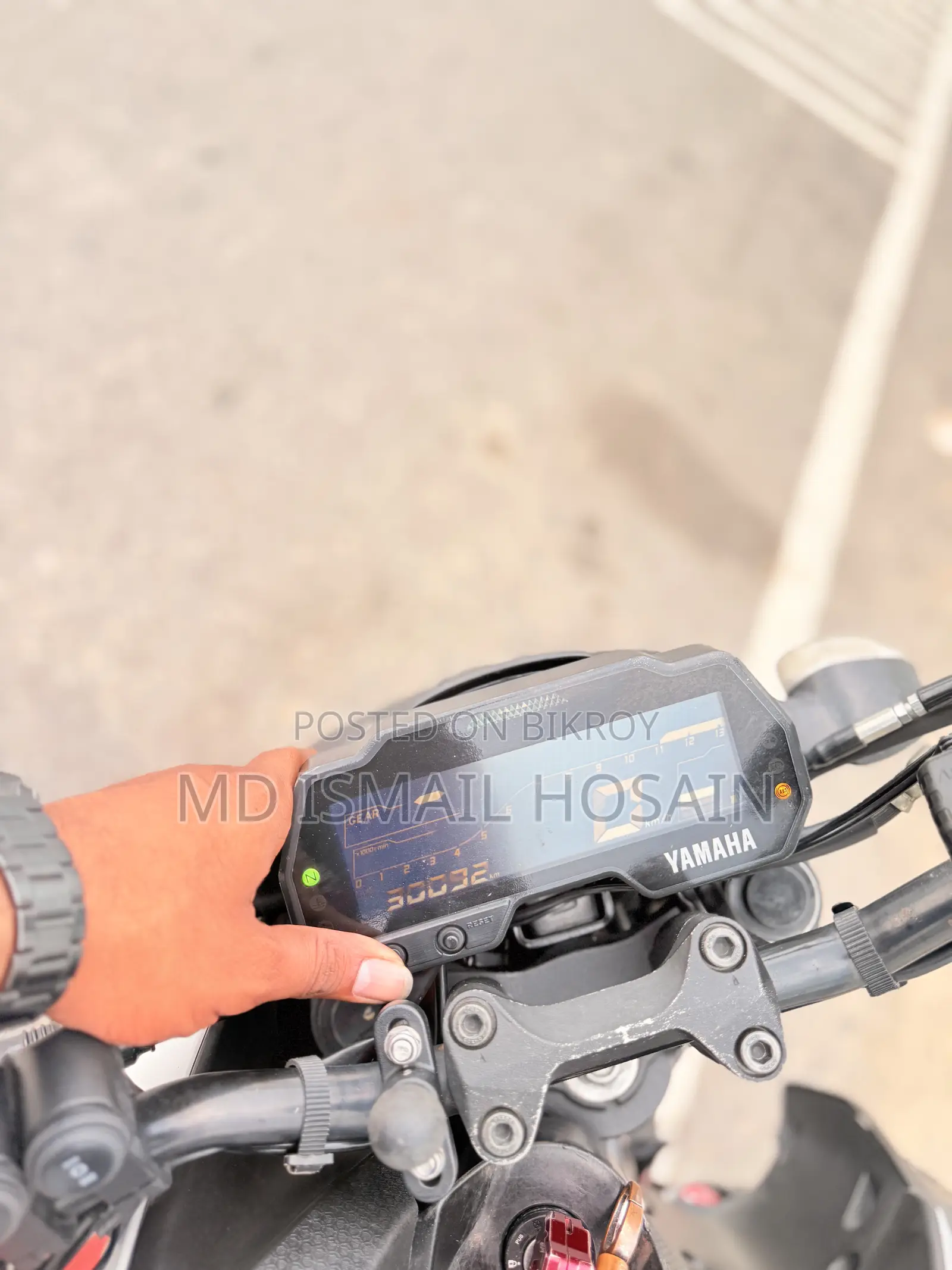 ইয়ামাহা ২০২০ সাদা
