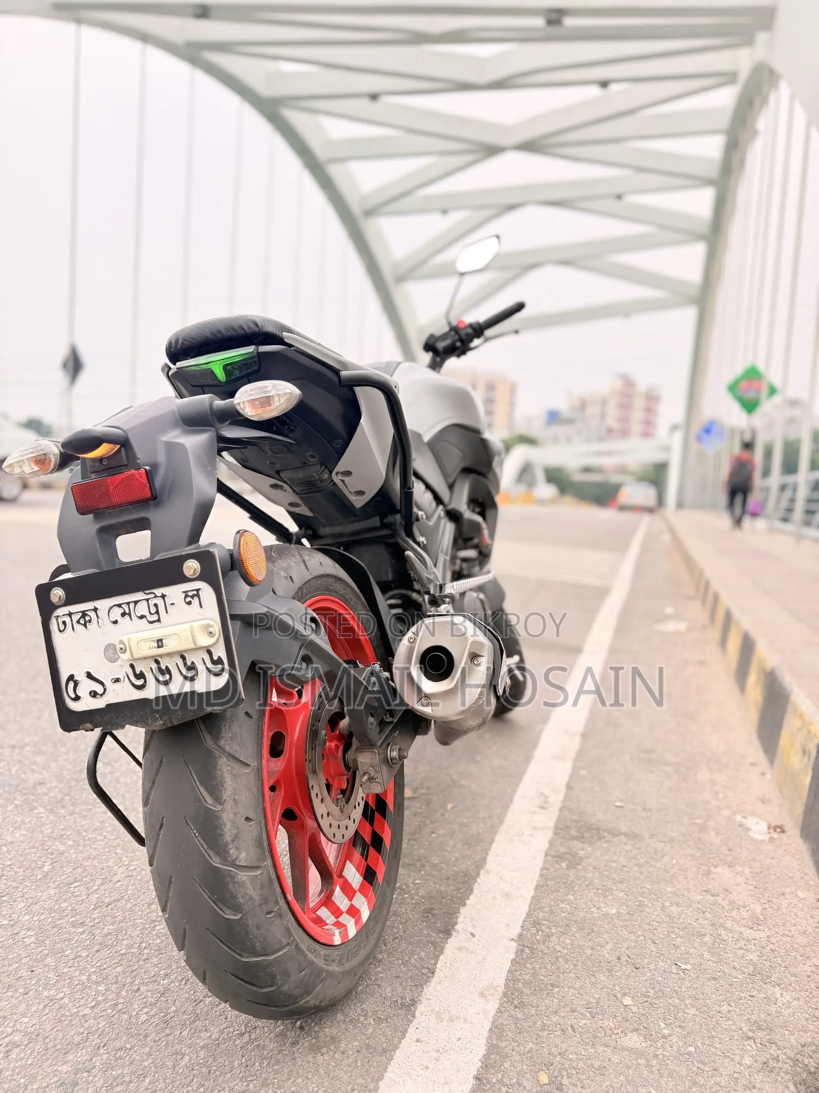 ইয়ামাহা ২০২০ সাদা
