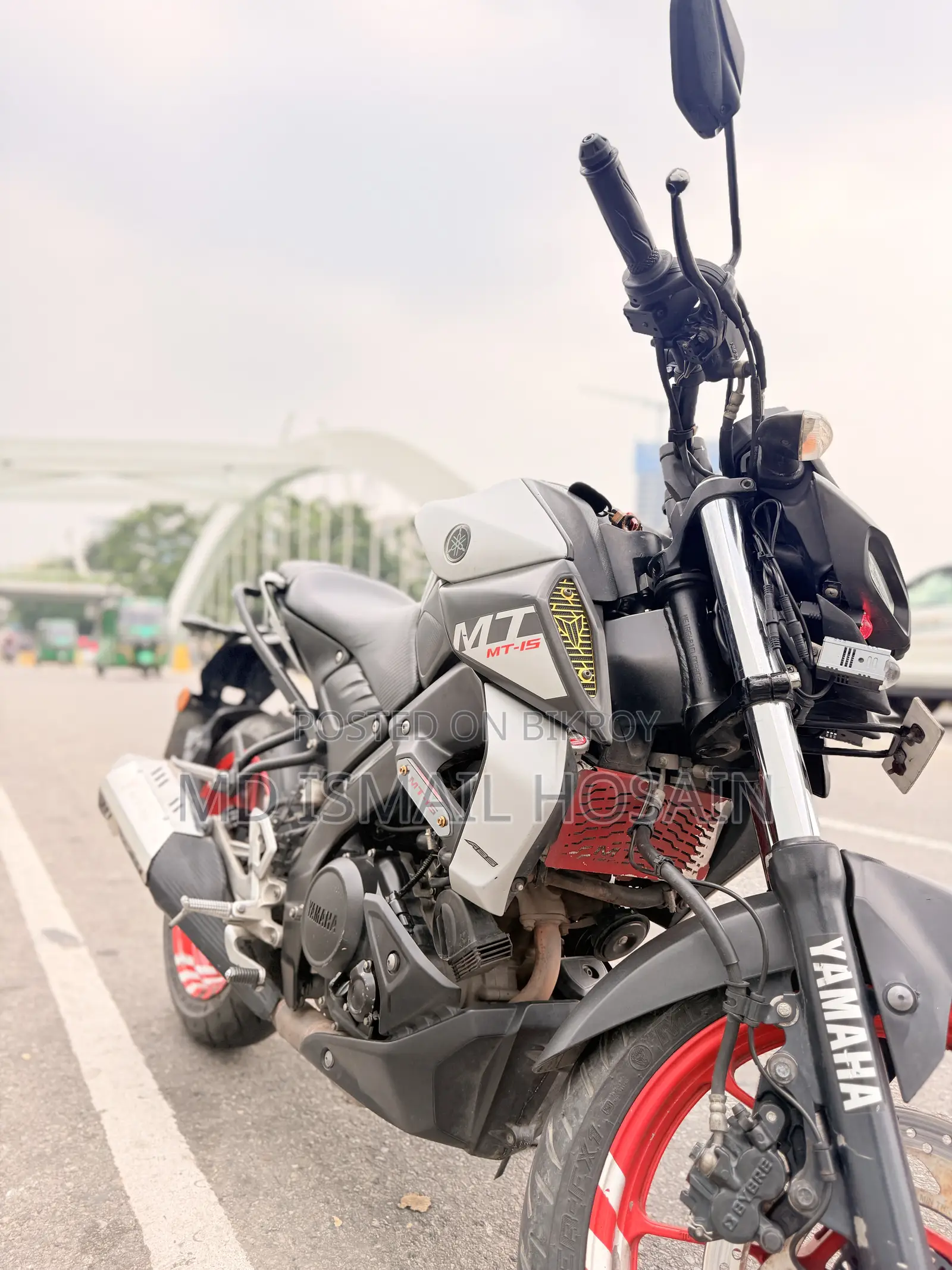 ইয়ামাহা ২০২০ সাদা