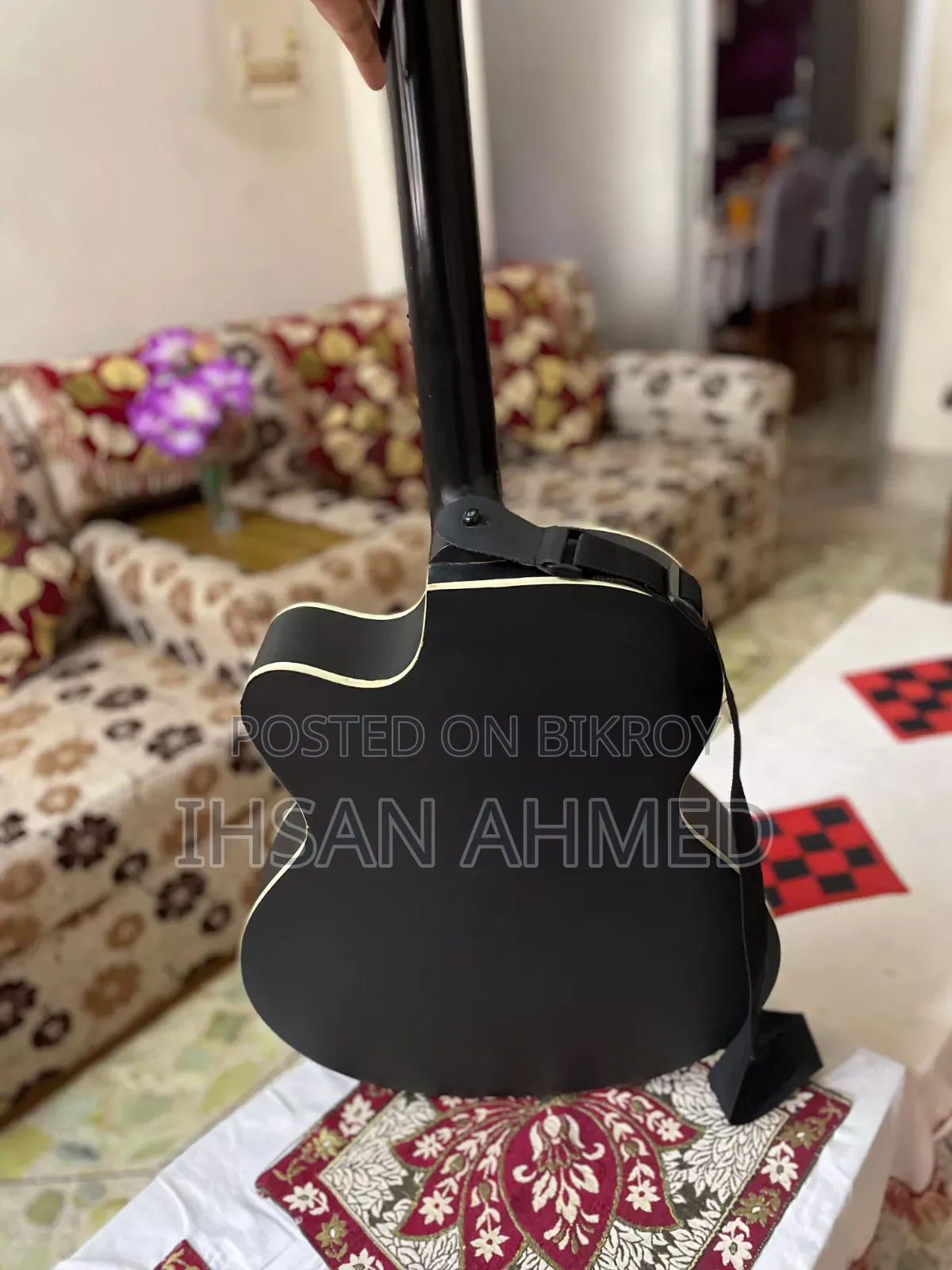 সিগনেচার অ্যাকোস্টিক গিটার