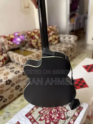 সিগনেচার অ্যাকোস্টিক গিটার