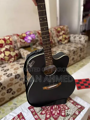 সিগনেচার অ্যাকোস্টিক গিটার