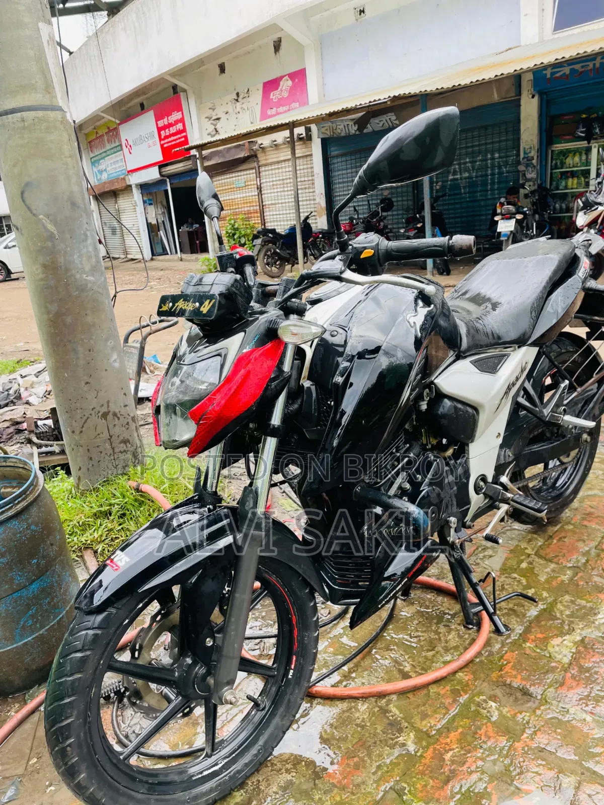টিভিএস অ্যাপাচি ১৬০ ৪ভি ২০২১ কালো