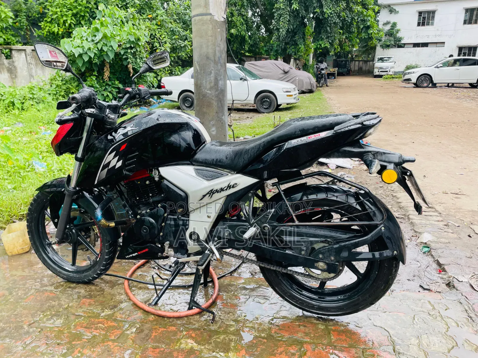 টিভিএস অ্যাপাচি ১৬০ ৪ভি ২০২১ কালো