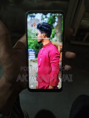রিয়েলমি ভি৩০ ১২৮ জিবি গোল্ড
