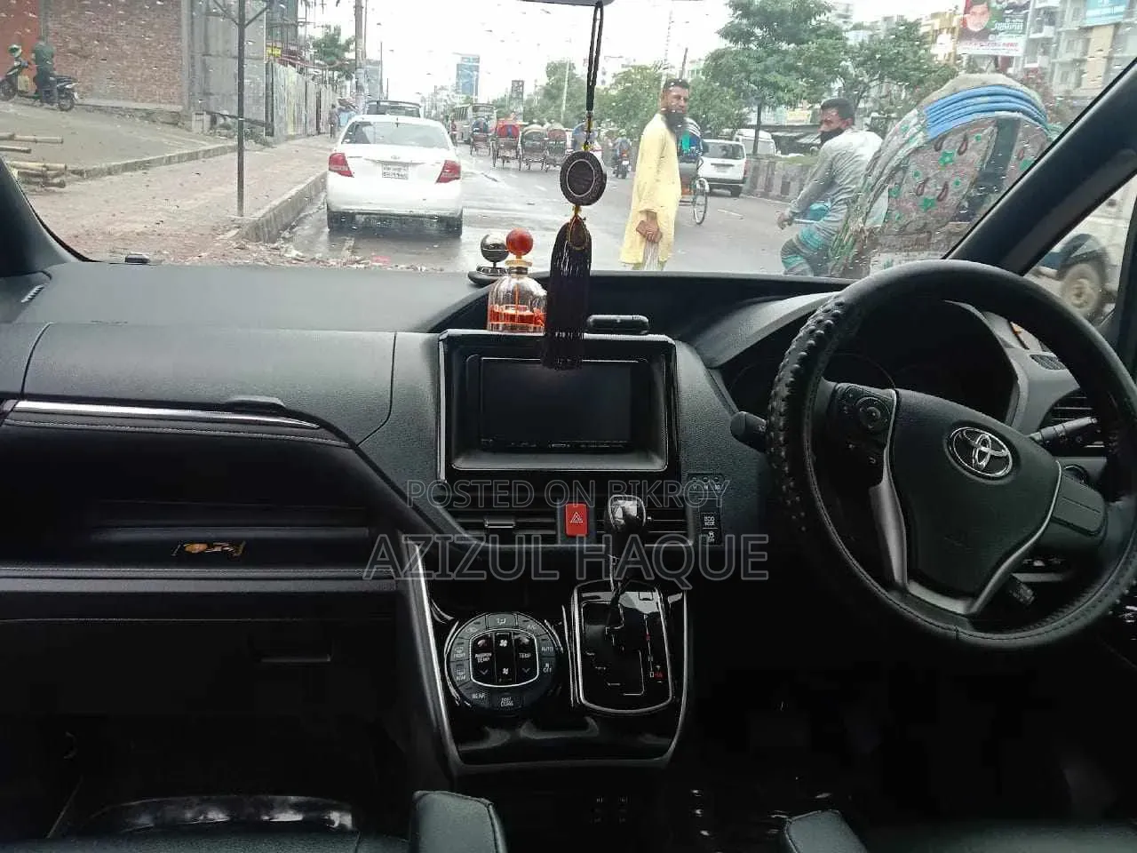 Toyota Esquire ২০১৭ হোয়াইট