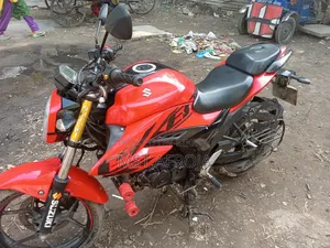Suzuki 2022 Red