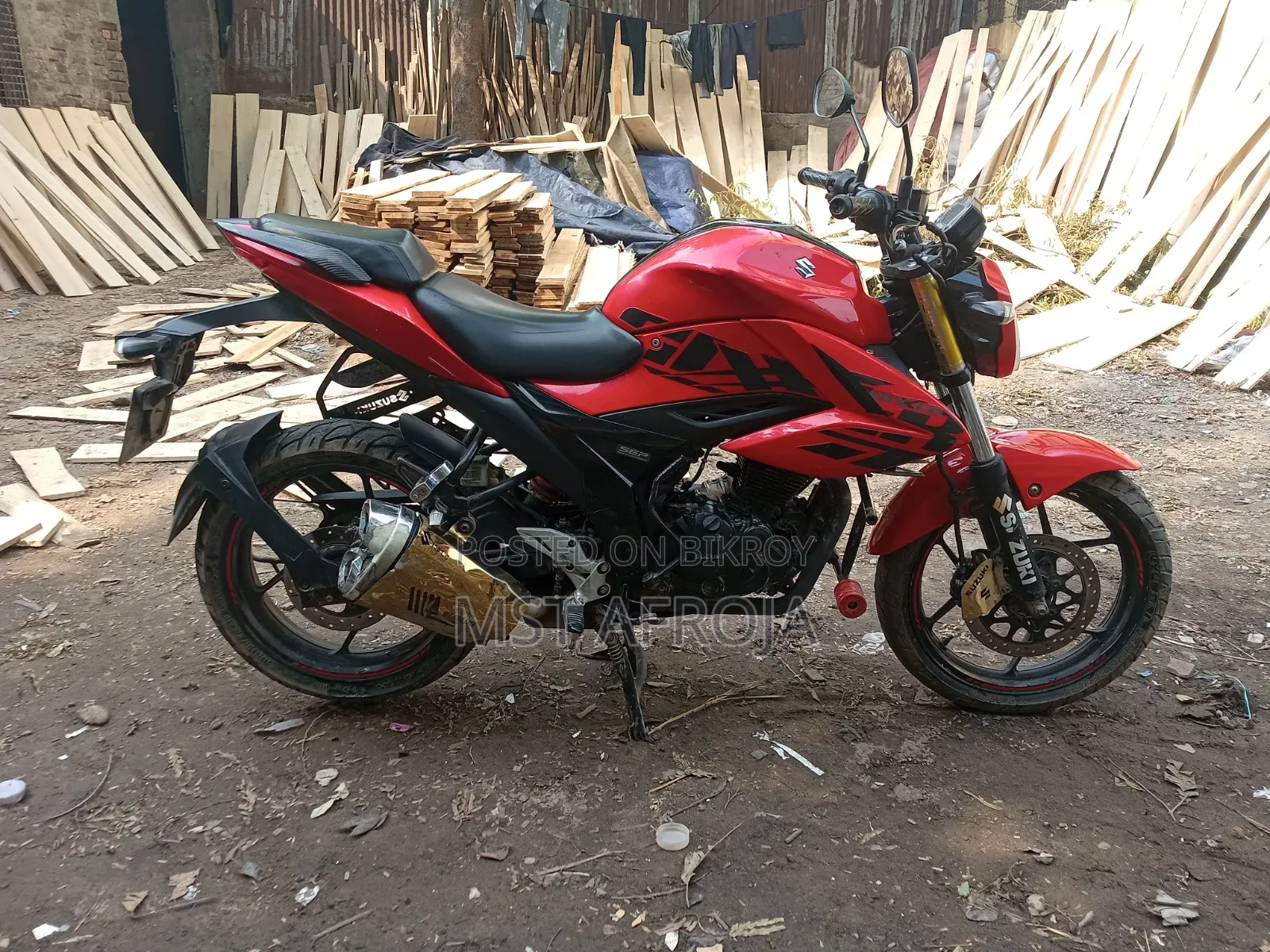 Suzuki 2022 Red