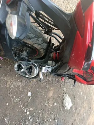 Suzuki 2022 Red